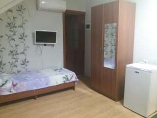 Дома для отпуска Aurelia Guest House Гагра Улучшенные апартаменты-9